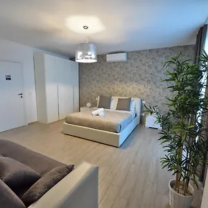 Karol Airport Bed & Breakfast